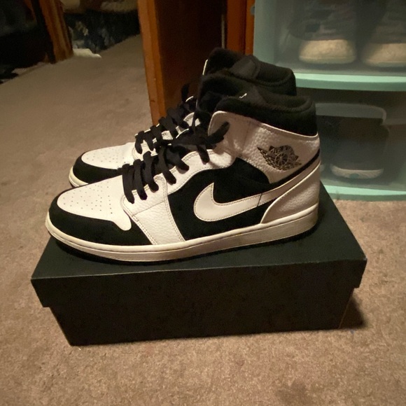 Jordan’s, kyries, Kobe’s, Air Force 1s - Picture 2 of 13